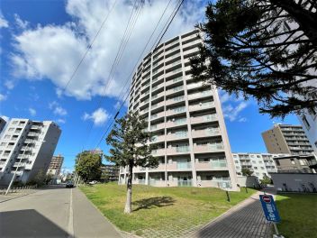 伏見サンタウン三号館